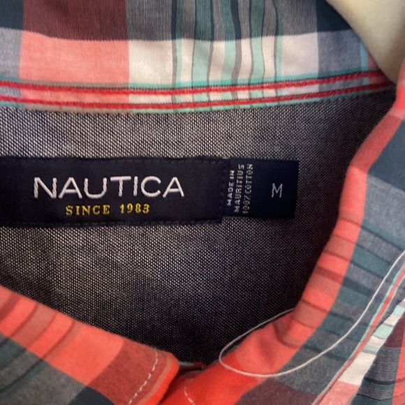 💜Nautica Plaid Button up shirt Men’s size medium - Picture 7 of 8